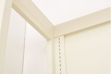 中古　大型　店舗什器　ペイント仕上げ限定　ガラス棚板付き　フレンチ風のおしゃれなオープンラック(陳列棚、飾り棚、展示棚)(R-056185)