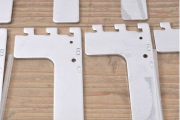 中古　大型　店舗什器　ペイント仕上げ限定　ガラス棚板付き　フレンチ風のおしゃれなオープンラック(陳列棚、飾り棚、展示棚)(R-056186)