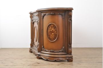 中古　美品　イタリア高級家具　細やかな意匠に気品を感じるサイドボード(キャビネット、戸棚、収納棚)(R-056187)