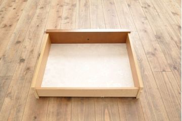 中古　美品　イタリア高級家具　細やかな意匠に気品を感じるサイドボード(キャビネット、戸棚、収納棚)(R-056187)