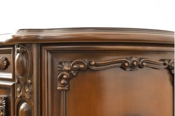 中古　美品　イタリア高級家具　細やかな意匠に気品を感じるサイドボード(キャビネット、戸棚、収納棚)(R-056187)
