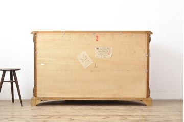 中古　美品　イタリア高級家具　細やかな意匠に気品を感じるサイドボード(キャビネット、戸棚、収納棚)(R-056187)