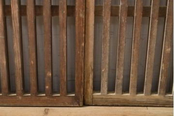 アンティーク建具　和風・和モダンな住宅におすすめ　荒格子窓2枚セット(格子戸、引き戸)(R-056195)
