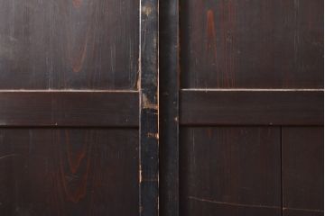 アンティーク建具　明治　燻されたようなシックな木肌が印象的な帯戸2枚セット(引き戸、板戸)(R-056197)