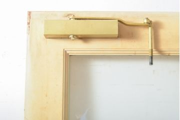 アンティーク建具　シンプルなデザインに古いドアハンドルが映える両開きドア1対(扉、玄関扉、ドア2枚セット)(R-056200)