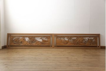アンティーク建具　在銘　彫武　生き生きとした牡丹と鶏が描かれた彫刻欄間2枚セット(明かり取り、明り取り)(R-056203)