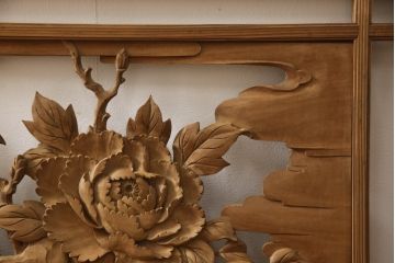 アンティーク建具　在銘　彫武　生き生きとした牡丹と鶏が描かれた彫刻欄間2枚セット(明かり取り、明り取り)(R-056203)