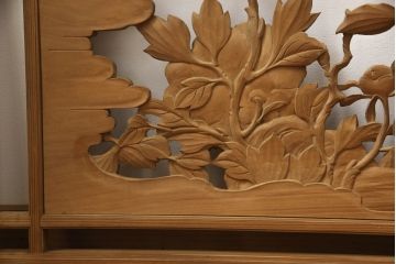 アンティーク建具　在銘　彫武　生き生きとした牡丹と鶏が描かれた彫刻欄間2枚セット(明かり取り、明り取り)(R-056203)