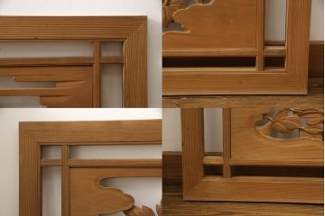 アンティーク建具　在銘　彫武　生き生きとした牡丹と鶏が描かれた彫刻欄間2枚セット(明かり取り、明り取り)(R-056203)