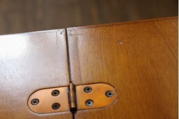 中古　横浜クラシック家具　ダニエル(daniel)　A-305　エレガントな佇まいが品の良さを高めるライティングデスク(定価約47万円)(ワークデスク、机、在宅ワーク、在宅用)(R-056228)