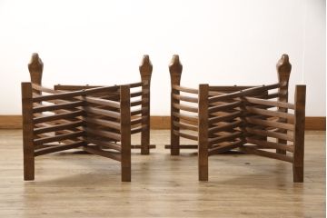 中古　美品　イタリア輸入家具　美しい彫刻が目を引くサヴォナローラチェア2脚セット(椅子、折りたたみチェア、イス)(R-056288)