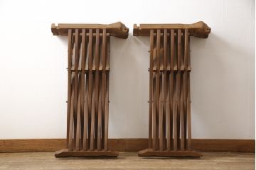 中古　美品　イタリア輸入家具　美しい彫刻が目を引くサヴォナローラチェア2脚セット(椅子、折りたたみチェア、イス)(R-056288)