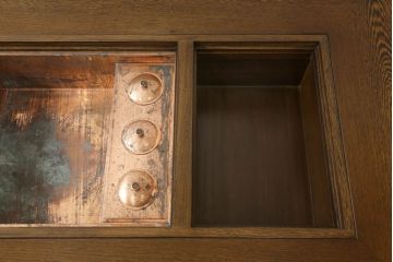 中古　美品　最高級品　特大!　鉄刀木(タガヤサン)　無垢材を贅沢に使用した関西長火鉢のローテーブル(長火鉢、囲炉裏、座卓、リビングテーブル)(R-056289)