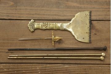 中古　美品　最高級品　特大!　鉄刀木(タガヤサン)　無垢材を贅沢に使用した関西長火鉢のローテーブル(長火鉢、囲炉裏、座卓、リビングテーブル)(R-056289)