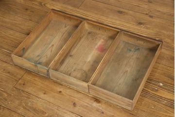 和製アンティーク　上手物!　前面ケヤキ材(欅)　玉杢　独特な杢目が印象的な関東水屋箪笥サイドボード(食器棚、キャビネット、収納棚、戸棚)(R-056296)