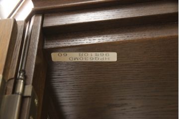中古 美品　カリモク　domani(ドマーニ)　QUEENS　LIFE(クイーンズライフ)　エレガントなキュリオケース(キャビネット、食器棚、ガラスケース)(定価約95万円)(R-056326)
