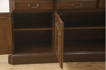 中古 美品　カリモク　domani(ドマーニ)　QUEENS　LIFE(クイーンズライフ)　エレガントなキュリオケース(キャビネット、食器棚、ガラスケース)(定価約95万円)(R-056326)