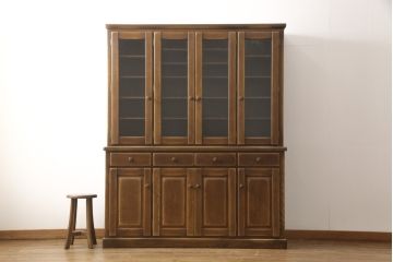 中古　美品　オーク材　ナラ材　国産手造り家具　プロビンシャルデザインの中にも上質さが感じられるキッチンキャビネット(食器棚、戸棚、収納棚)(R-056328)