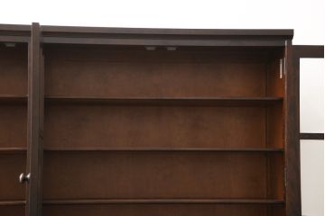中古　北海道民芸家具　美品　脚(台輪)付きリメイク　クラシカルなデザインが素敵なサイドキャビネット(サイドボード、収納棚、戸棚、本箱、ブックケース)(R-056329)