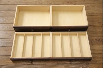 中古　美品　北海道民芸家具　天板リメイク付き　シックなサイドボード(収納棚、戸棚、リビングボード)(R-056330)