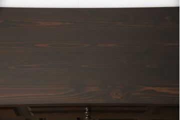 中古　美品　北海道民芸家具　天板リメイク付き　シックなサイドボード(収納棚、戸棚、リビングボード)(R-056330)