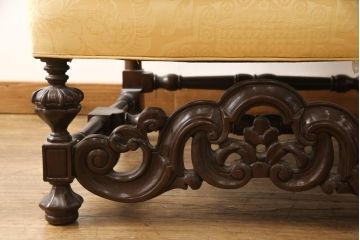 中古　美品　DREXEL HERITAGE(ドレクセルヘリテイジ)　希少モデル!彫刻入り1人掛けソファ(一人掛けソファ、アームソファ)(R-056331)