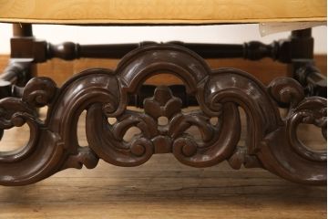中古　美品　DREXEL HERITAGE(ドレクセルヘリテイジ)　希少モデル!彫刻入り1人掛けソファ(一人掛けソファ、アームソファ)(R-056331)