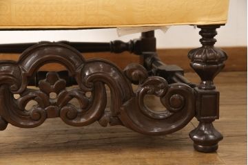 中古　美品　DREXEL HERITAGE(ドレクセルヘリテイジ)　希少モデル!彫刻入り1人掛けソファ(一人掛けソファ、アームソファ)(R-056331)