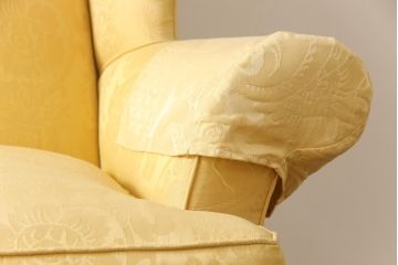 中古　美品　DREXEL HERITAGE(ドレクセルヘリテイジ)　希少モデル!彫刻入り2.5人掛けソファ(3人掛けソファ)(R-056332)