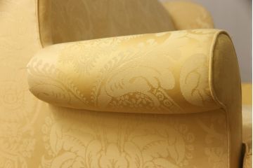 中古　美品　DREXEL HERITAGE(ドレクセルヘリテイジ)　希少モデル!彫刻入り2.5人掛けソファ(3人掛けソファ)(R-056332)