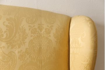 中古　美品　DREXEL HERITAGE(ドレクセルヘリテイジ)　希少モデル!彫刻入り2.5人掛けソファ(3人掛けソファ)(R-056332)