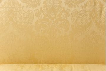 中古　美品　DREXEL HERITAGE(ドレクセルヘリテイジ)　希少モデル!彫刻入り2.5人掛けソファ(3人掛けソファ)(R-056332)