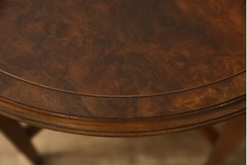 アメリカビンテージ　洗練された佇まいに気品を感じるサイドテーブル(コーヒーテーブル、カフェテーブル、ラウンドテーブル、ヴィンテージ)(R-056334)