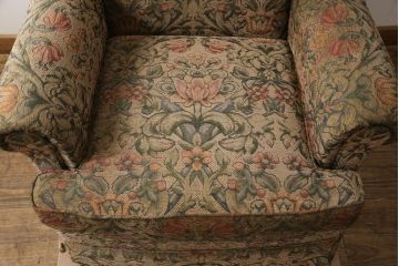 中古　美品　DREXEL HERITAGE(ドレクセルヘリテイジ)　クラシカルな雰囲気を醸し出す1人掛けソファ(一人掛けソファ、アームチェア)(R-056338)