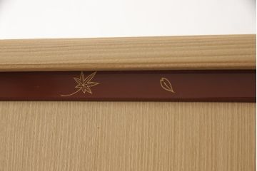 中古　美品　蒔絵入り　木匠・多々納邦男作　気品溢れる佇まいが魅力的な総桐箪笥(定価約140万円)(胴厚、和タンス、引き出し、衣装箪笥、桐たんす)(R-056340)