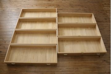 中古　美品　伝統工芸品　大阪泉州　桑材のアクセントがモダンな雰囲気を醸し出す総桐箪笥(胴丸)(総桐たんす、引き出し、チェスト、衣装箪笥、和タンス)(定価約250万円)(R-056341)