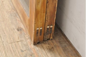 アンティーク建具　レトロな部屋づくりにぴったり!古い木製のガラス戸2枚セット(引き戸)(R-056363)