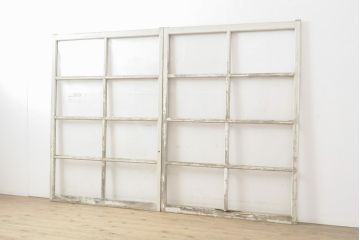 アンティーク建具　シャビーなペイントが印象的な古いガラス窓2枚セット(ガラス戸、引き戸)(R-056364)