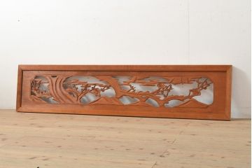 アンティーク建具　昭和初期　レトロな梅の彫刻欄間1枚(明り取り、ディスプレイ)(R-056375)