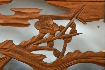 アンティーク建具　昭和初期　レトロな梅の彫刻欄間1枚(明り取り、ディスプレイ)(R-056375)