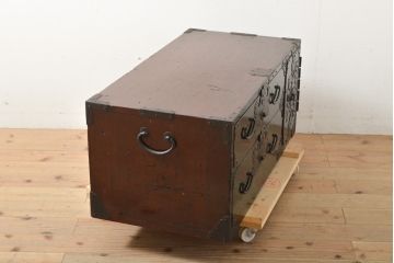 和製アンティーク　黒漆　重厚な金具が美しい庄内箪笥ローボード(テレビ台、テレビボード、ローチェスト)(R-056384)