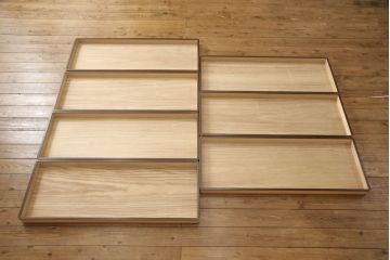 中古　美品　伝統工芸品　大阪泉州　衣装盆付き　桑材のアクセントがモダンな雰囲気を醸し出す総桐箪笥(胴丸)(総桐たんす、引き出し、チェスト、着物箪笥、和タンス)(R-056390)