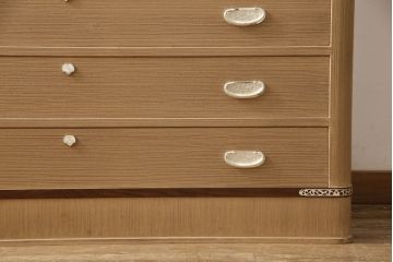 中古　美品　伝統工芸品　大阪泉州　衣装盆付き　桑材のアクセントがモダンな雰囲気を醸し出す総桐箪笥(胴丸)(総桐たんす、引き出し、チェスト、着物箪笥、和タンス)(R-056390)