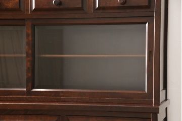 中古　美品　三越百貨店　安芸民芸家具　和モダンなお部屋づくりにピッタリな二段重ね食器棚(定価約70万円)(戸棚、収納棚、キャビネット)(R-056391)