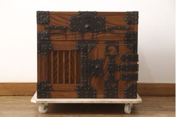 和製アンティーク　美品　三方ケヤキ材　小振りながら重厚感ある佇まいが魅力的な船箪笥(帳箱、時代箪笥、和たんす、小物収納、小箪笥)(R-056392)