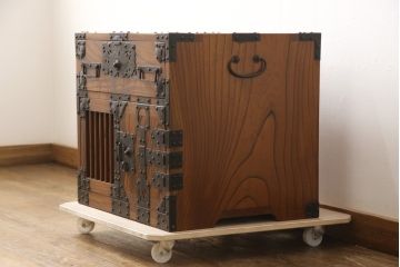 和製アンティーク　美品　三方ケヤキ材　小振りながら重厚感ある佇まいが魅力的な船箪笥(帳箱、時代箪笥、和たんす、小物収納、小箪笥)(R-056392)