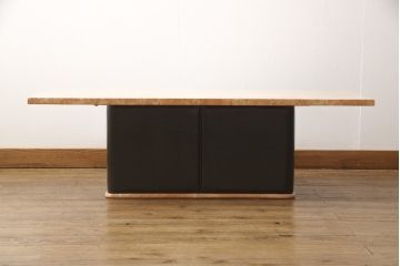 中古　美品　モビリア　カジュアルな色合いとデザインが魅力的な大理石センターテーブル(ローテーブル)(R-056395)