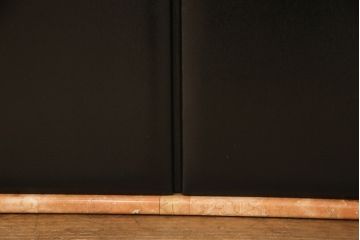 中古　美品　モビリア　カジュアルな色合いとデザインが魅力的な大理石センターテーブル(ローテーブル)(R-056396)