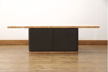 中古　美品　モビリア　カジュアルな色合いとデザインが魅力的な大理石センターテーブル(ローテーブル)(R-056396)