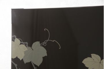 中古　美品　総漆塗り　モリシゲ(MORISHIGE/森繁)　繊細な表情を見せる葡萄の図柄が美しい衝立て(パーテーション、ついたて、仕切り)(R-056397)